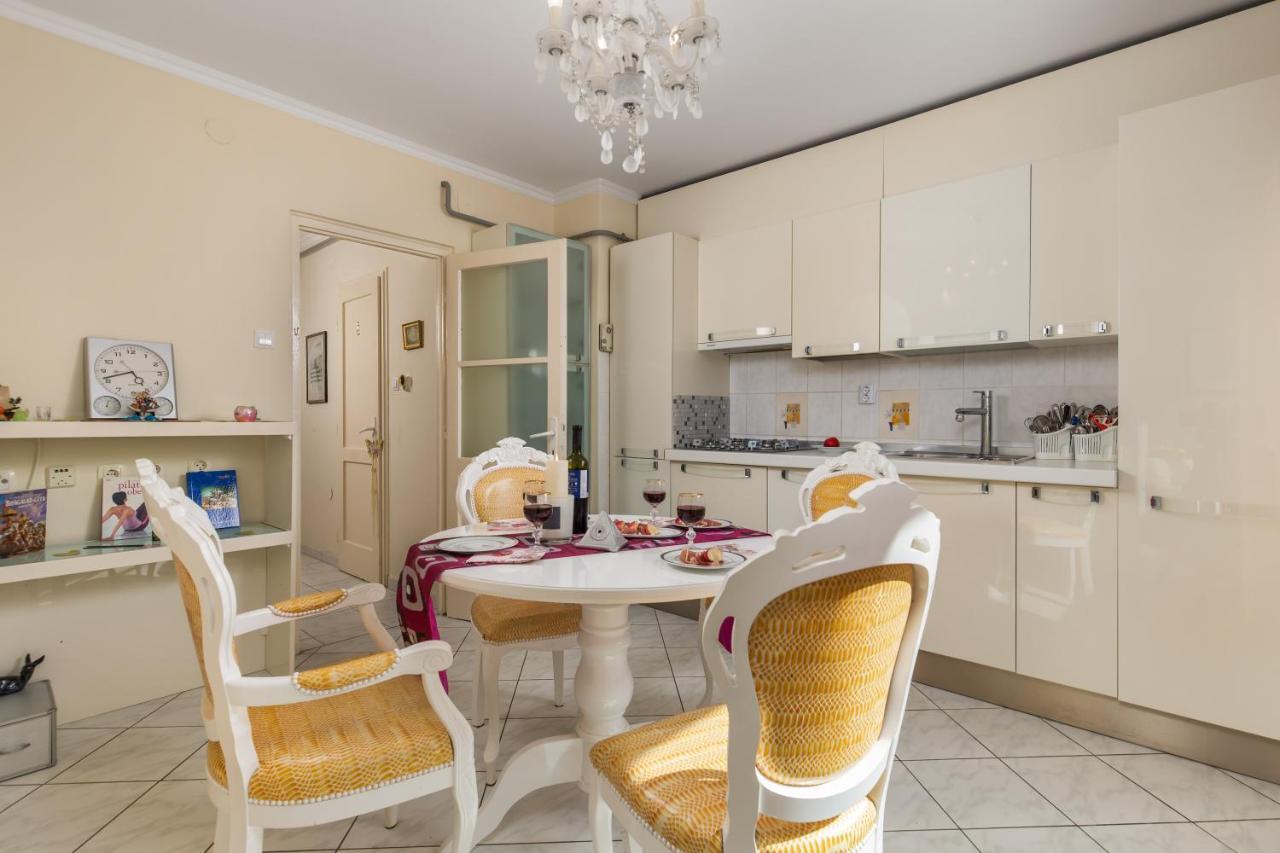 Apartment Beverly Rijeka Exterior photo